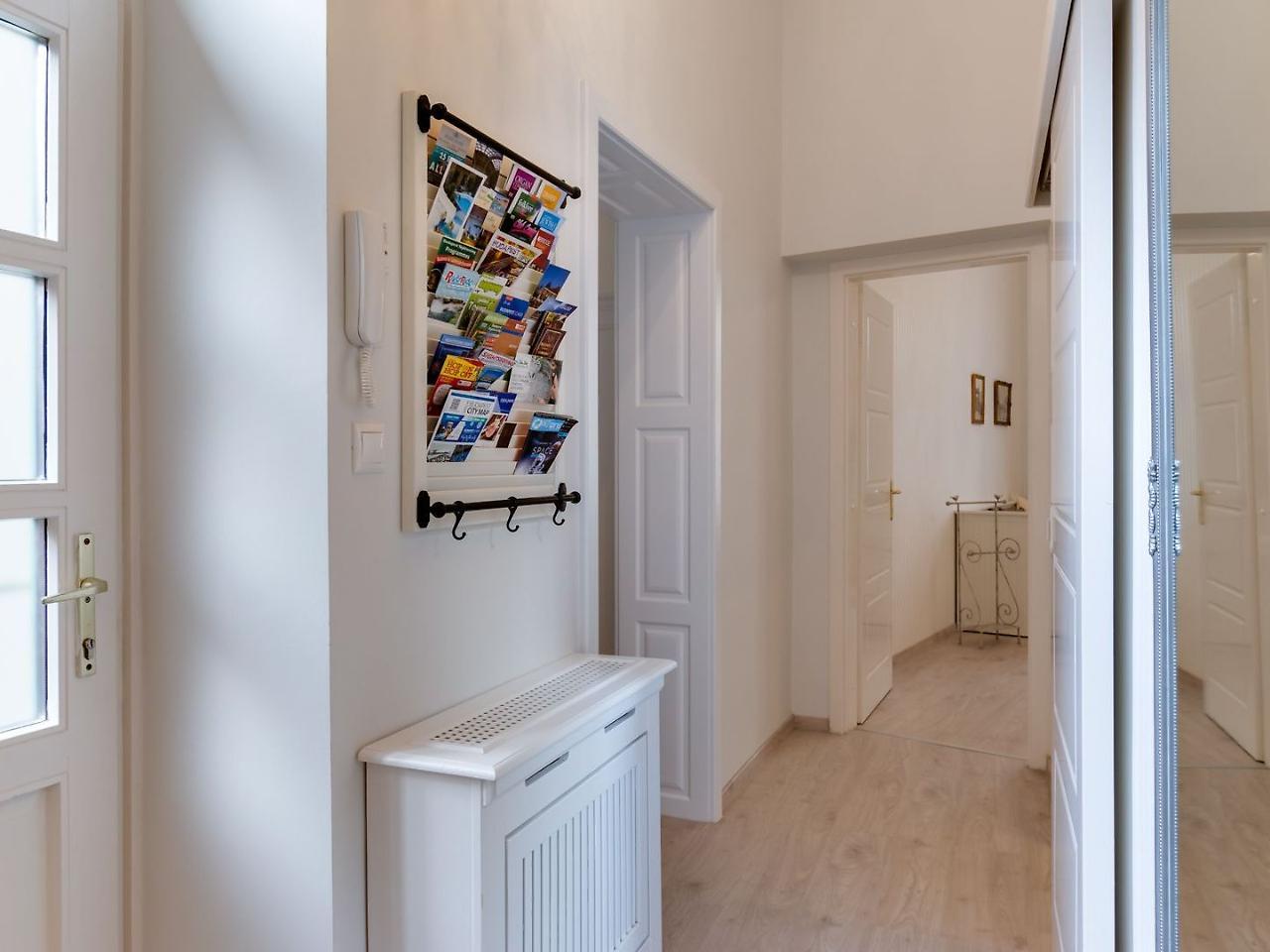 Chestnut & Eliza Suites Budapest Exterior photo